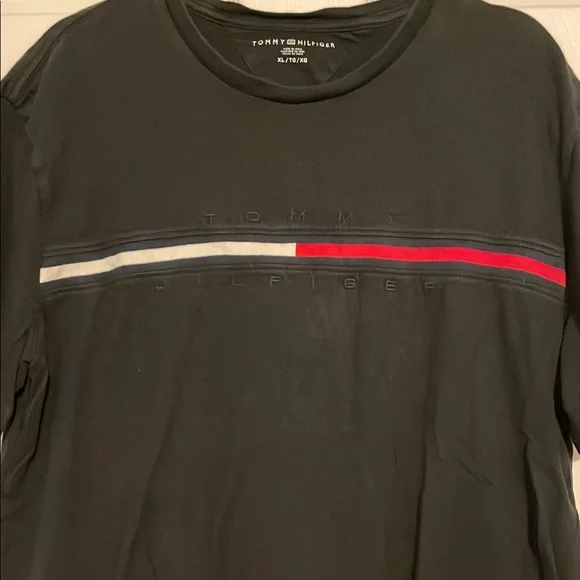 Men’s Tommy Hilfiger T-Shirt - Picture 3 of 4